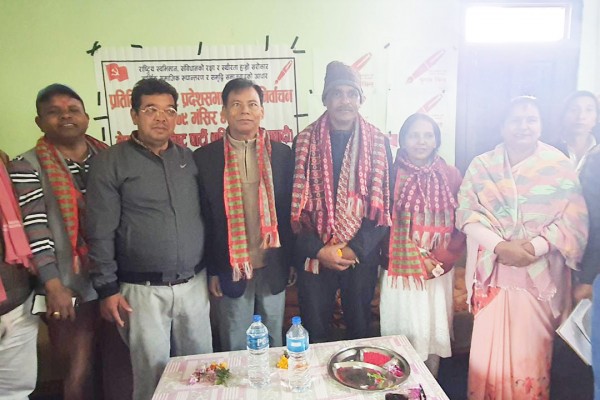 एमाले परित्याग गरेका बैतडीका भण्डारी एकीकृत समाजवादीमा प्रवेश 